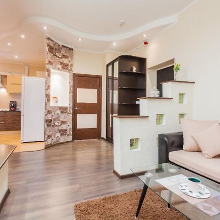 Navit Apartments With Breakfast,Near The Railway Station, The City Center, The Park เคียฟ ภายนอก รูปภาพ