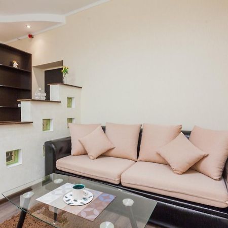 Navit Apartments With Breakfast,Near The Railway Station, The City Center, The Park เคียฟ ภายนอก รูปภาพ