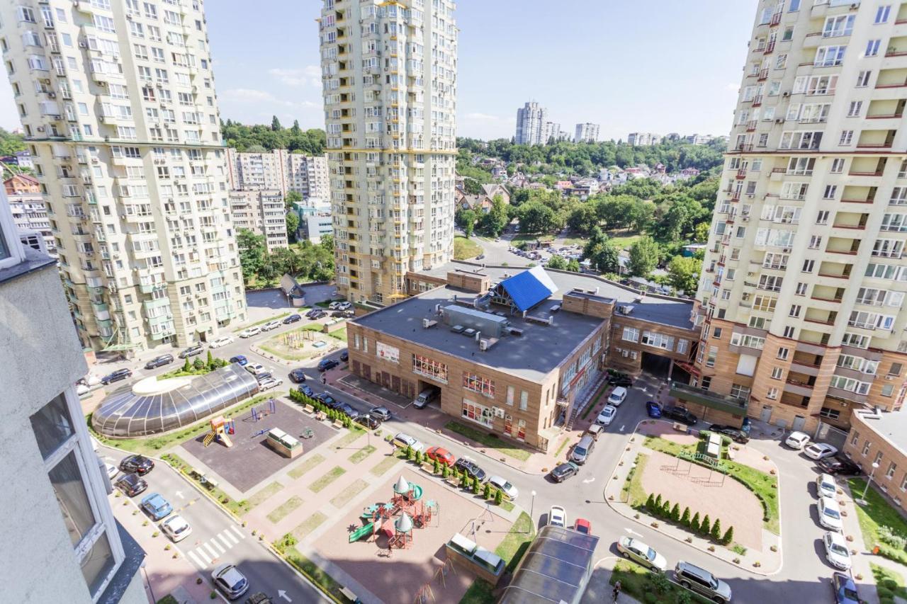 Navit Apartments With Breakfast,Near The Railway Station, The City Center, The Park เคียฟ ภายนอก รูปภาพ