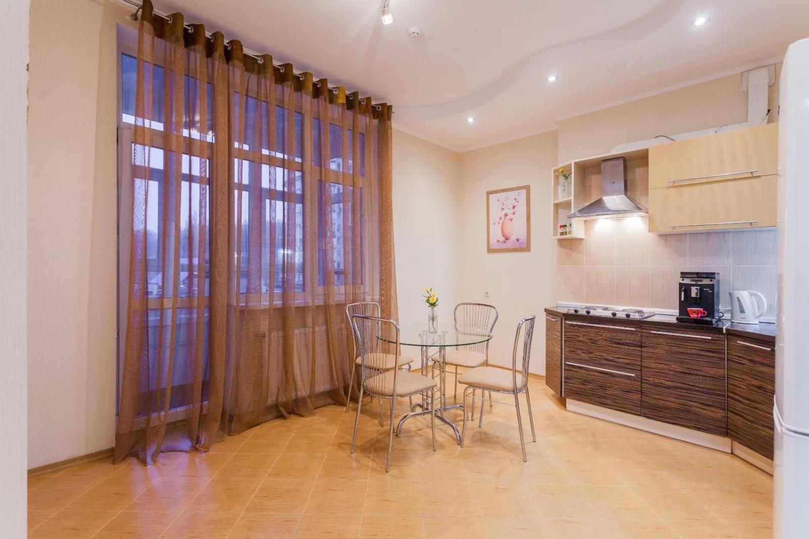 Navit Apartments With Breakfast,Near The Railway Station, The City Center, The Park เคียฟ ภายนอก รูปภาพ