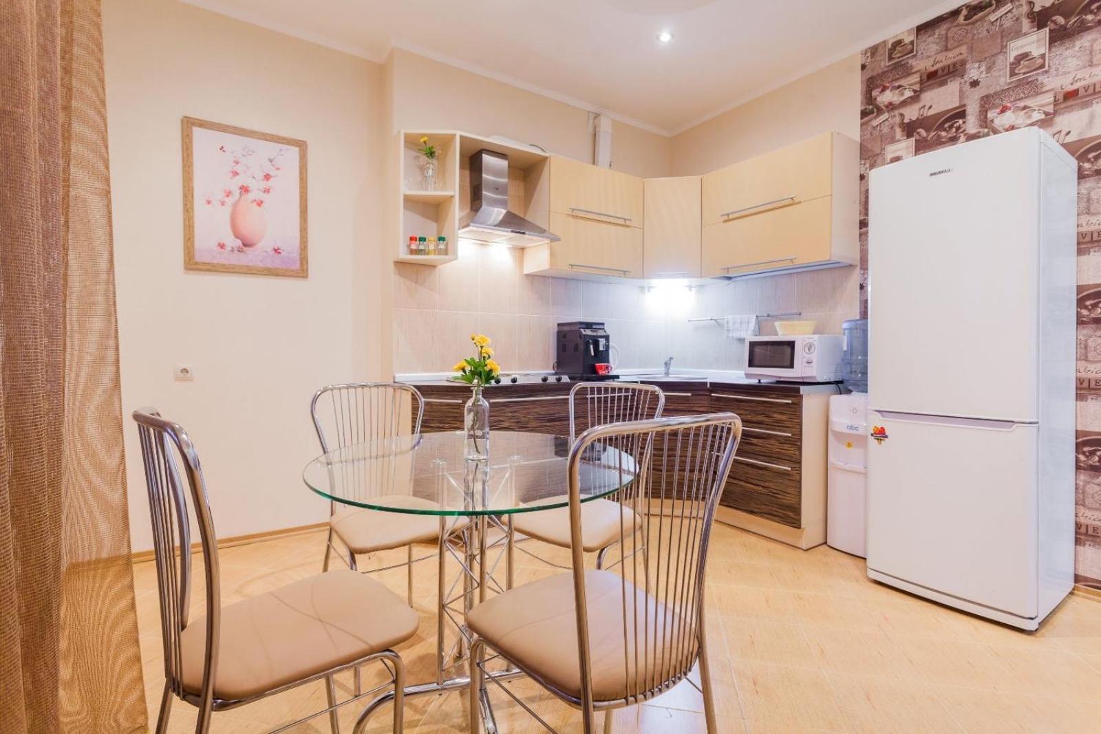 Navit Apartments With Breakfast,Near The Railway Station, The City Center, The Park เคียฟ ภายนอก รูปภาพ