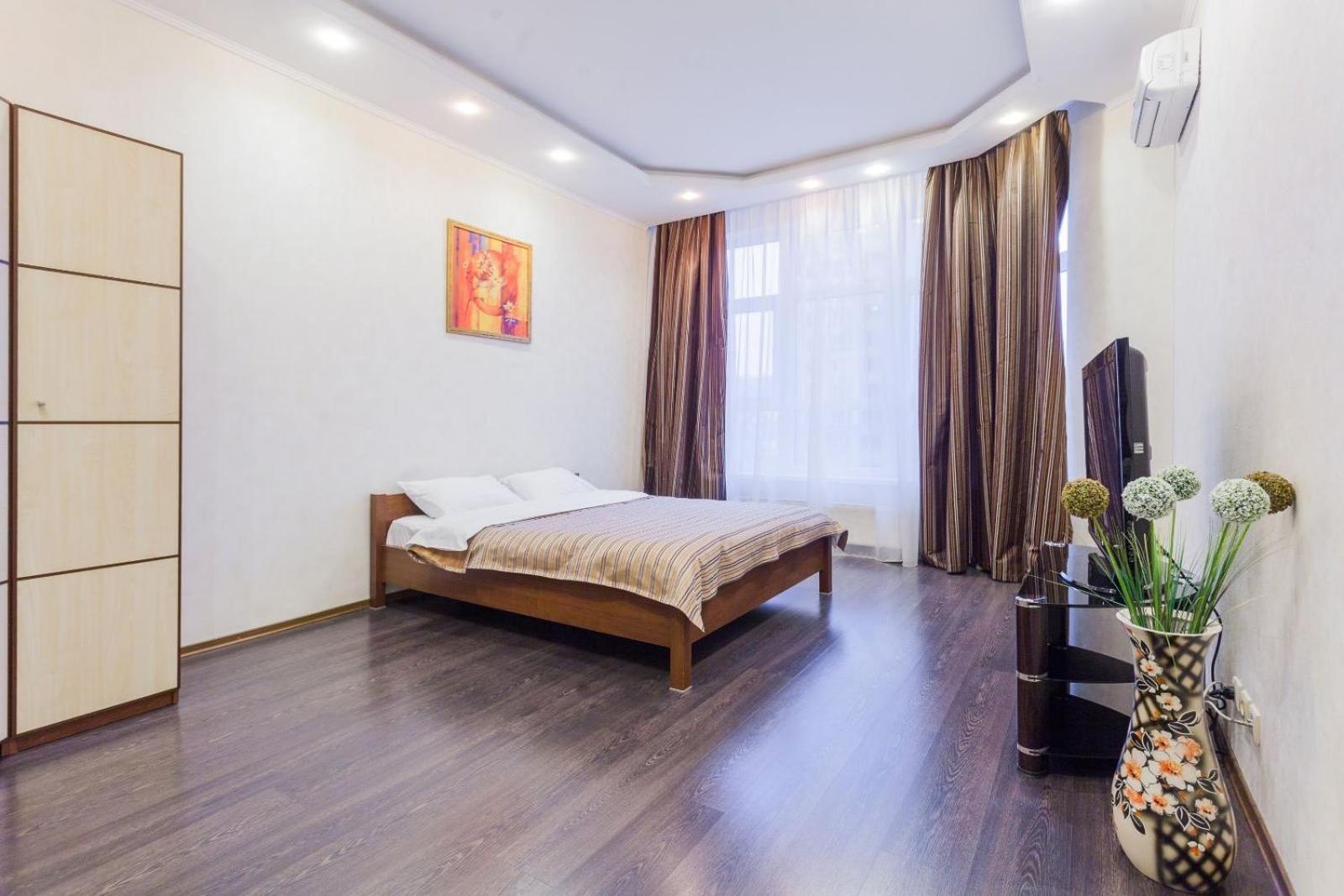 Navit Apartments With Breakfast,Near The Railway Station, The City Center, The Park เคียฟ ภายนอก รูปภาพ